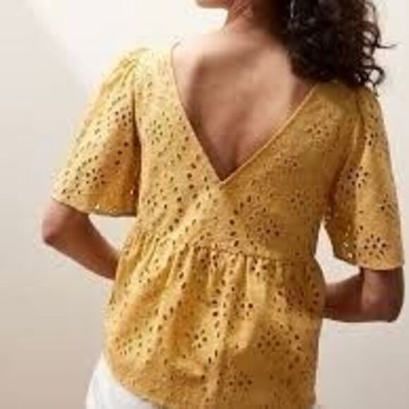 Banana Republic Yellow Eyelet Lace Open Back V Back Blouse Size M - Picture 1 of 7
